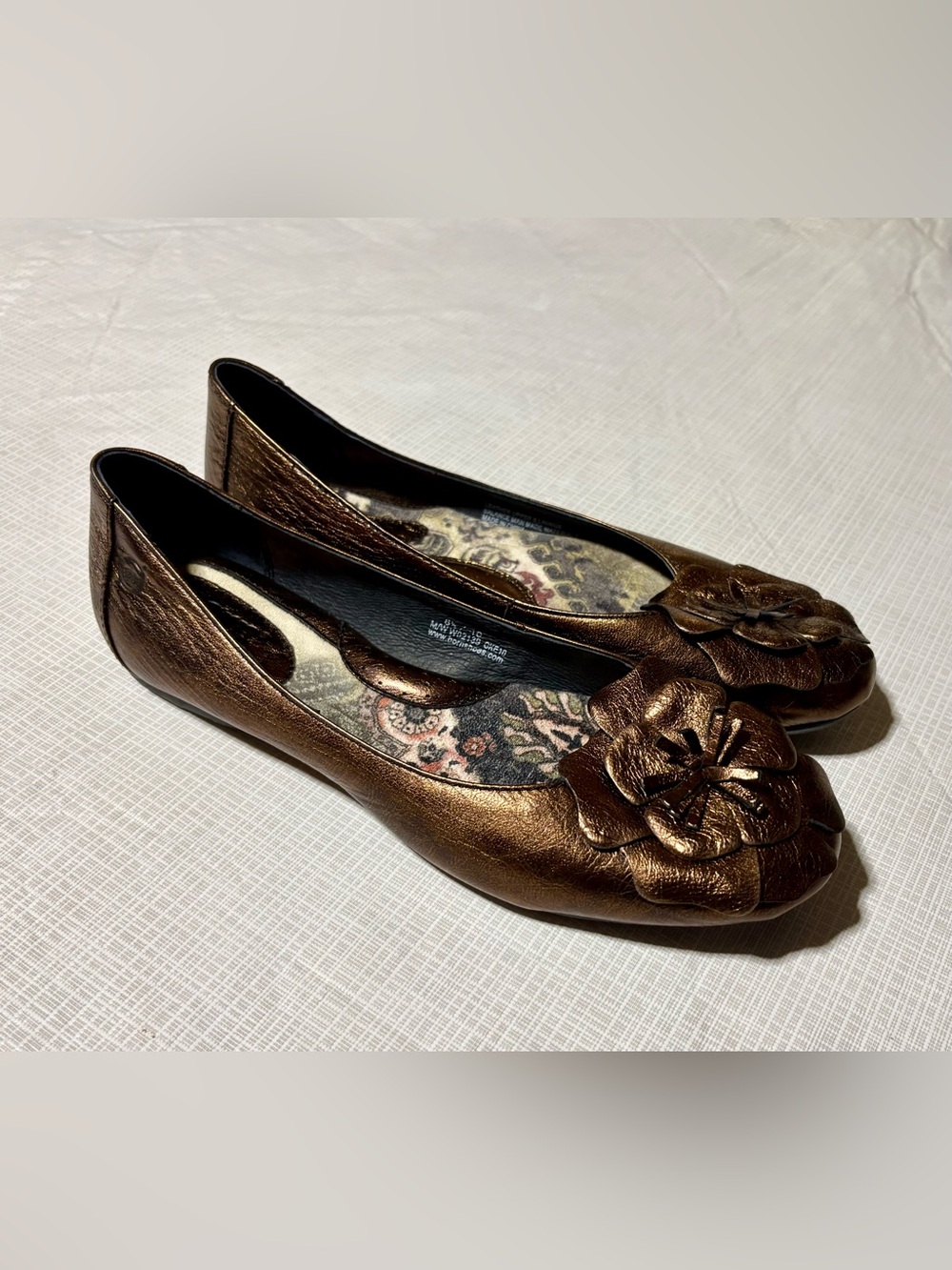 Born Sz 8.5 40 Metallic Bronze Leather Floral Ballet Flats Women's Slip-On Flats